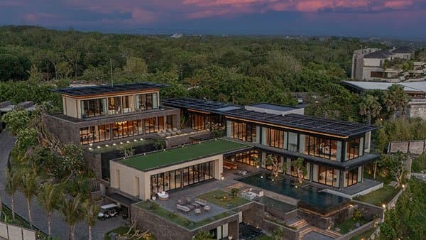 Villa Bie, a cliff front wedding venue in Uluwatu, Indonesia