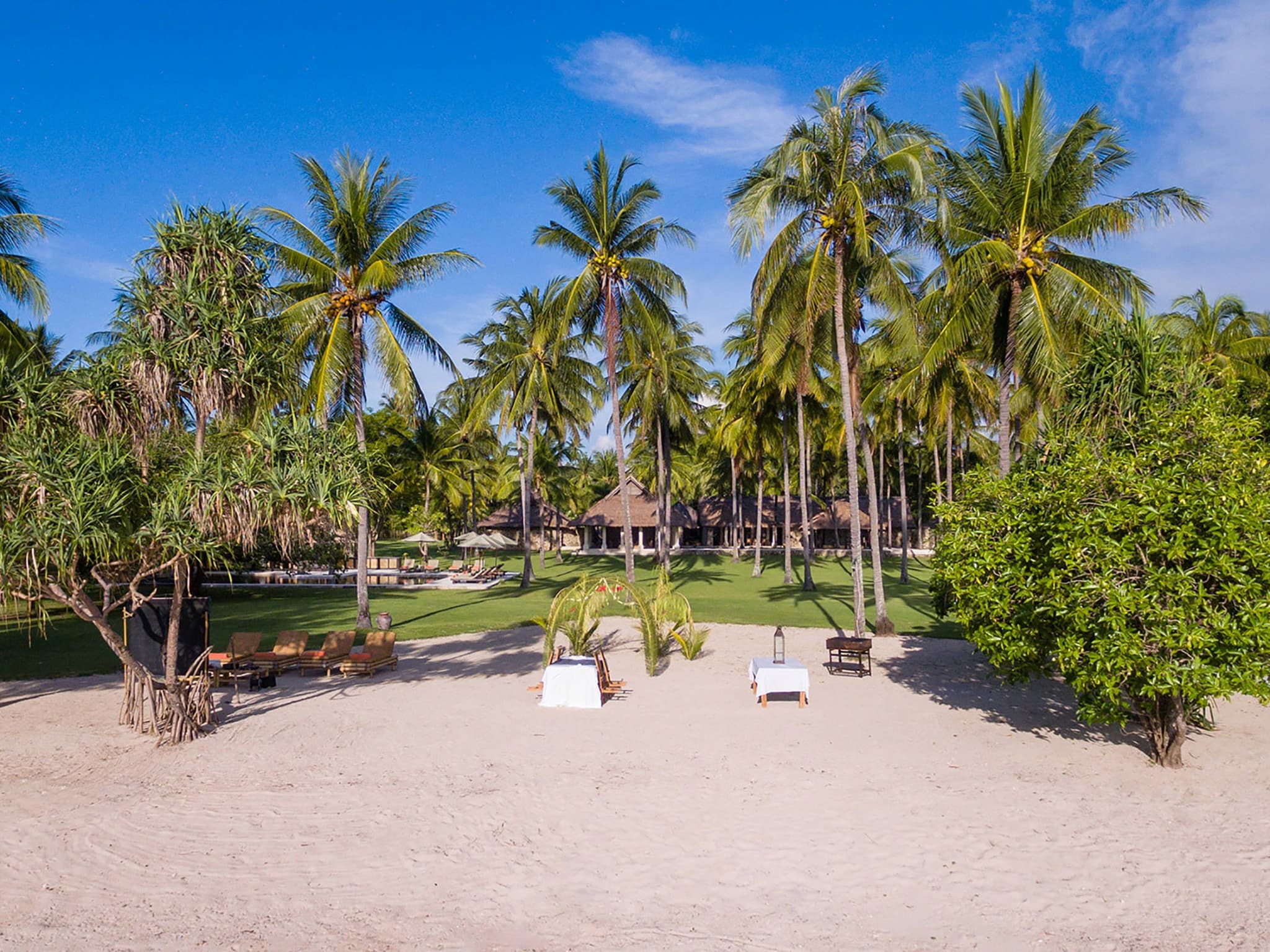 Sira Beach House — beachfront wedding venue in Lombok, Indonesia · photo 5 of 11