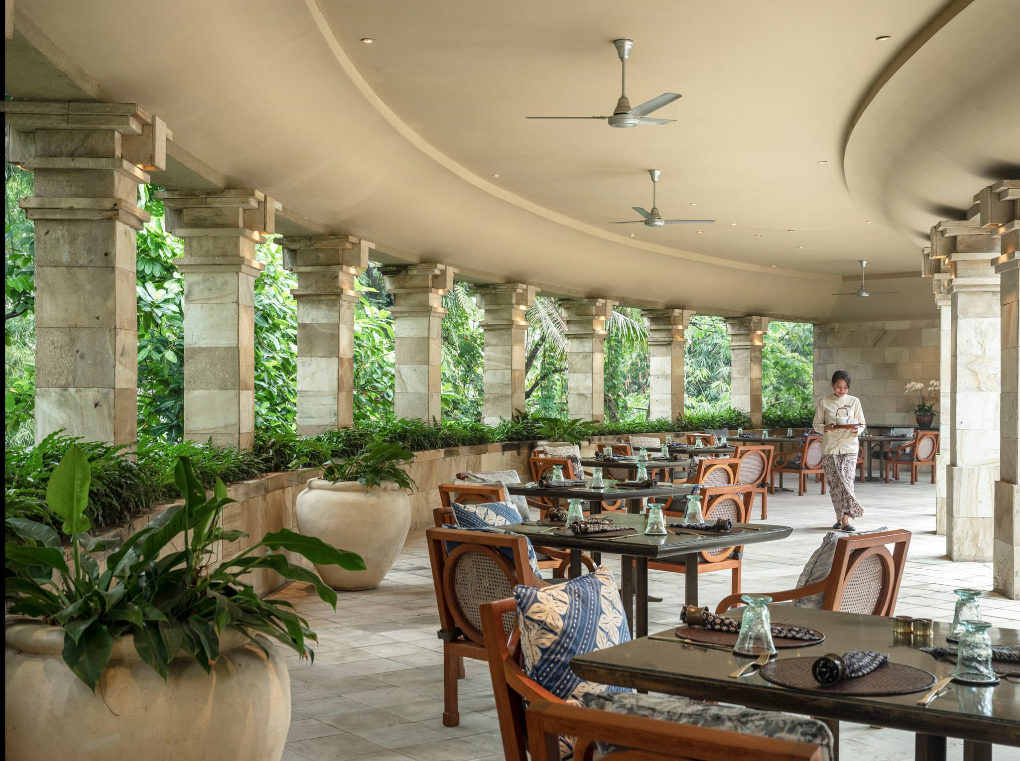 Amanjiwo — ricefields wedding venue in Yogyakarta, Indonesia · photo 7 of 8