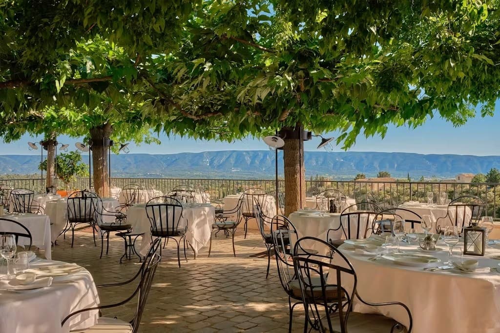 La Bastide de Gordes — valley wedding venue in Provence, France · photo 15 of 16