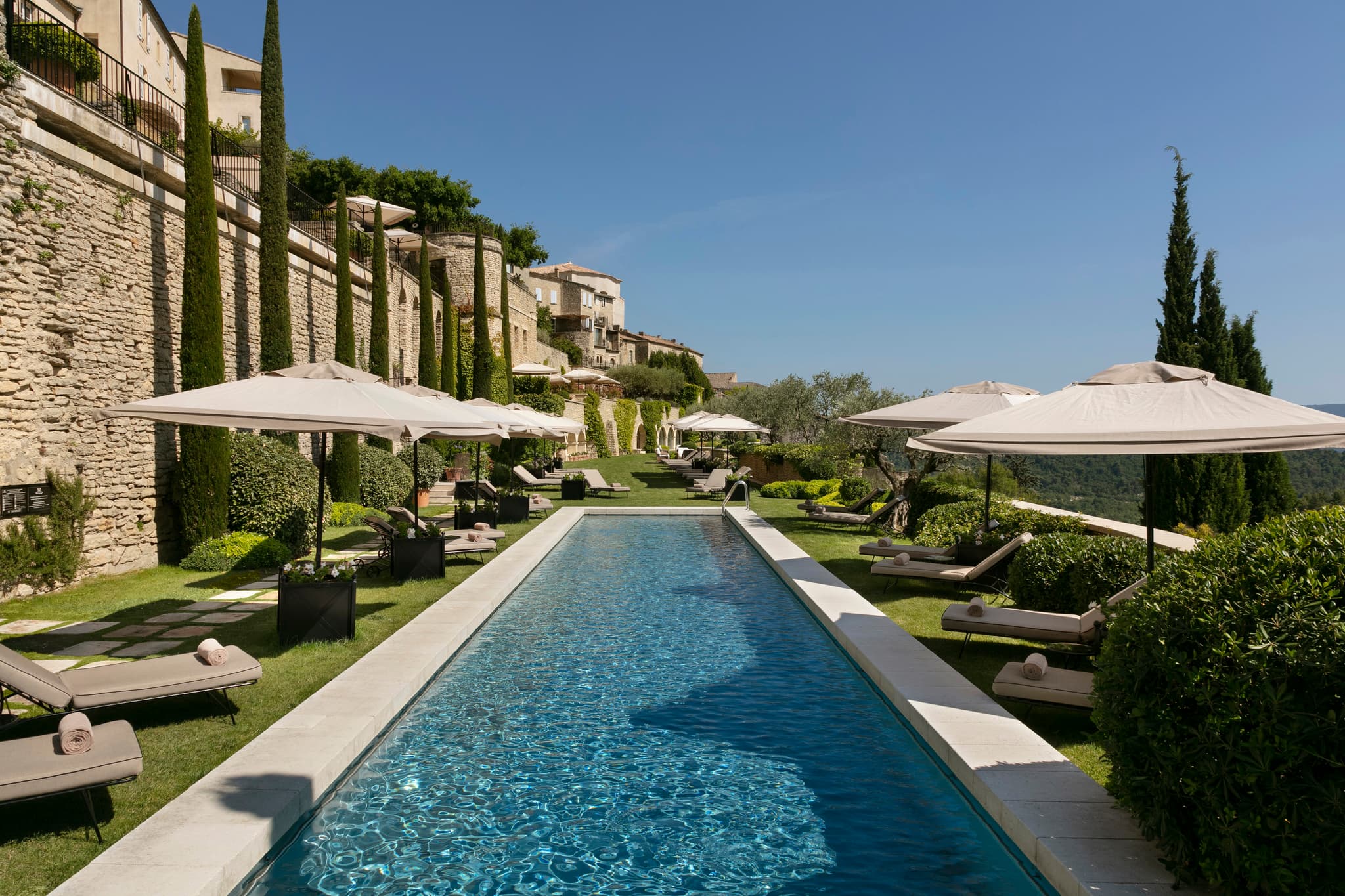La Bastide de Gordes, a valley wedding venue in Provence, France