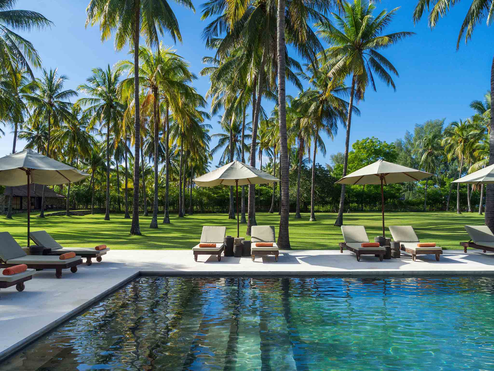 Sira Beach House — beachfront wedding venue in Lombok, Indonesia · photo 2 of 11