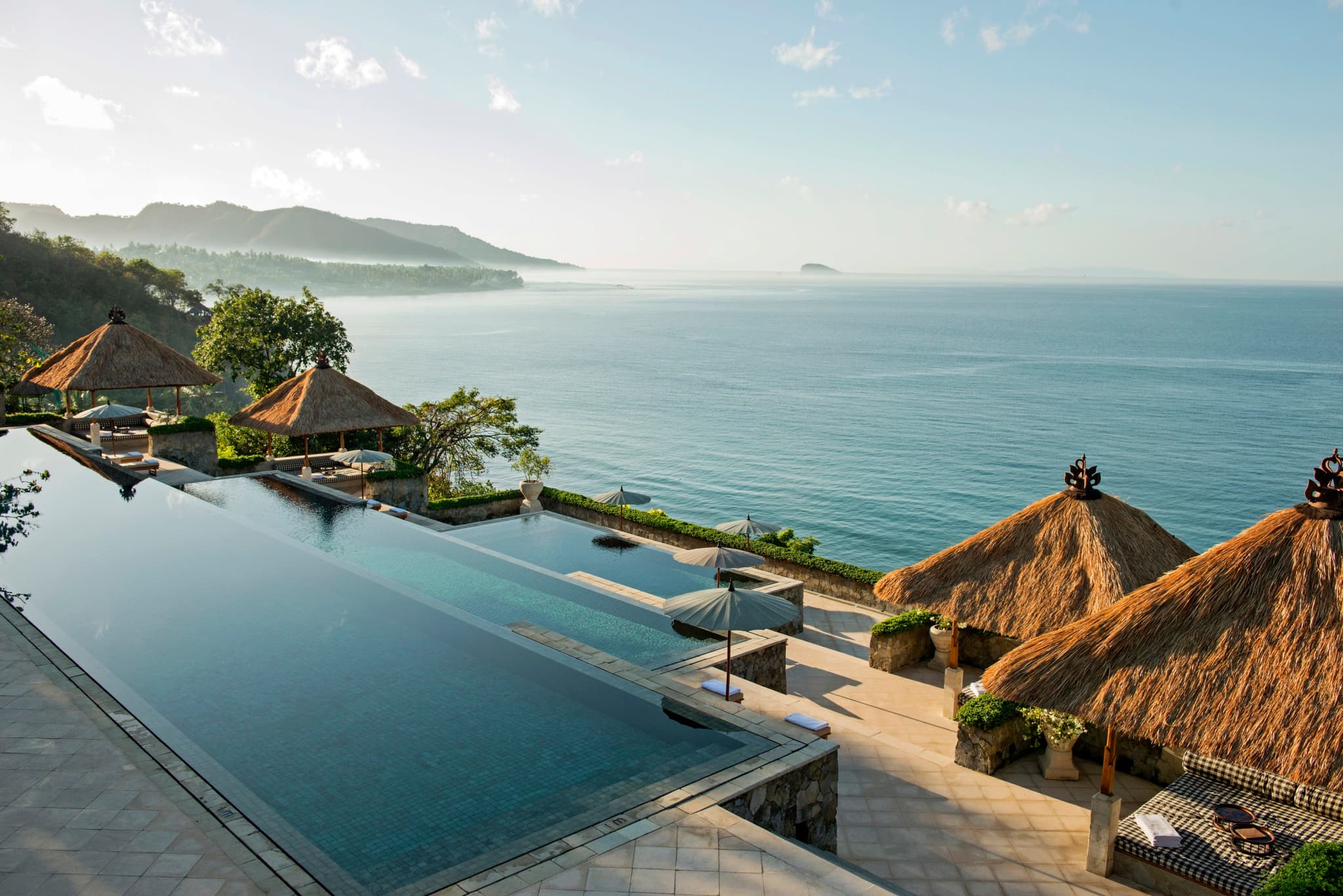 Amankila — beachfront wedding venue in Manggis, Indonesia · photo 4 of 8