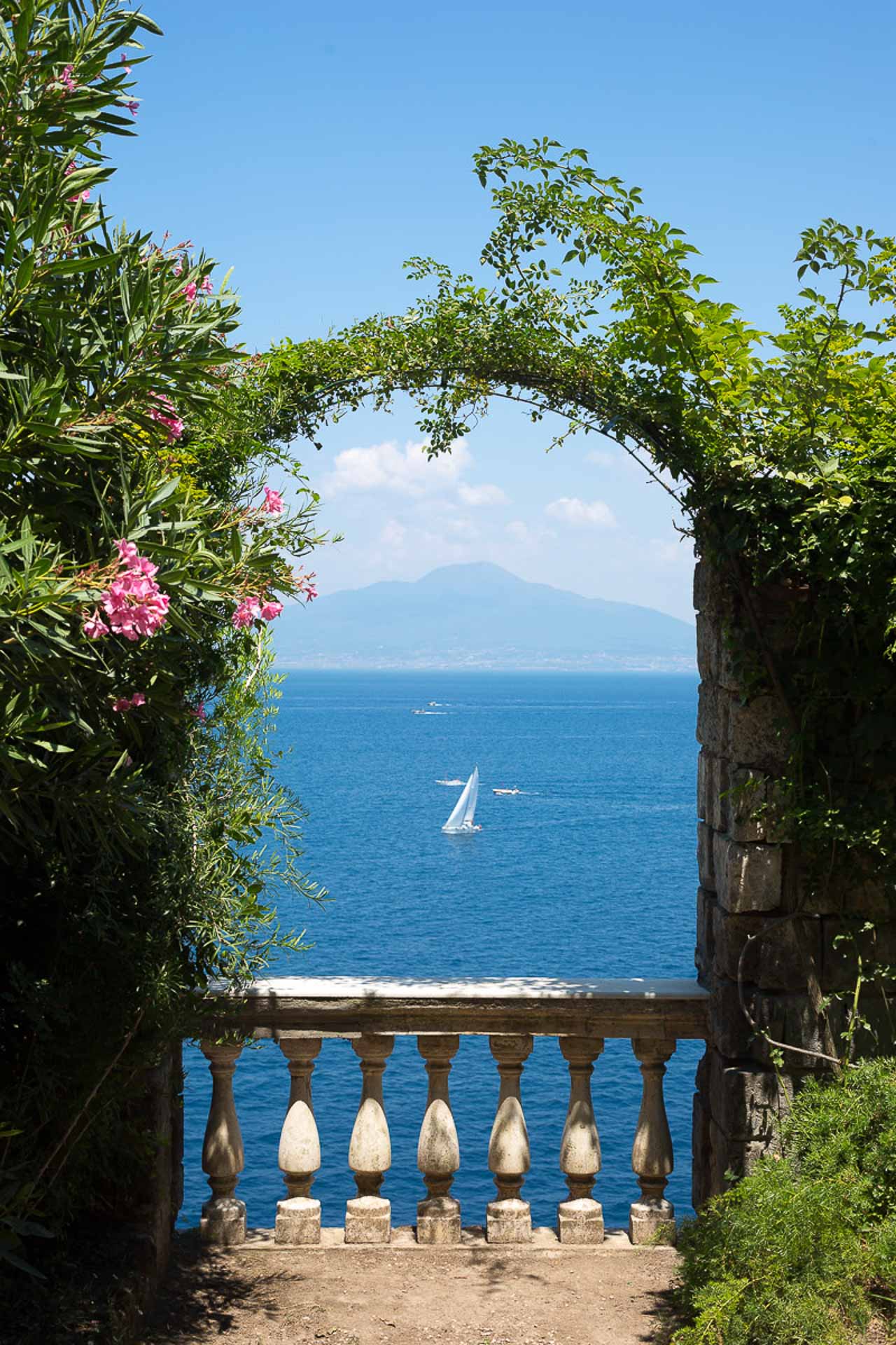 Villa Astor — views of bay of naples wedding venue in Amalfi Coast, Italy · photo 4 of 14