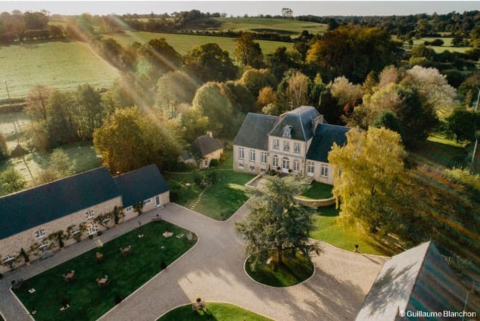 Manoir de Chivré — chirped mansion wedding venue in Normandy, France · photo 2 of 21