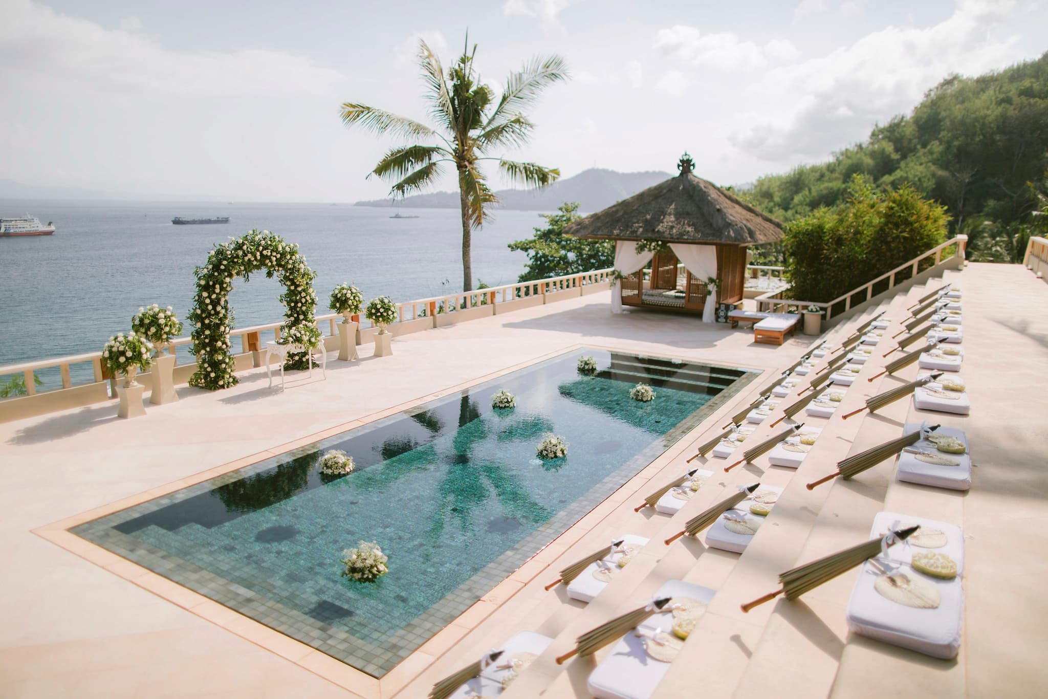 Amankila — beachfront wedding venue in Manggis, Indonesia · photo 6 of 8