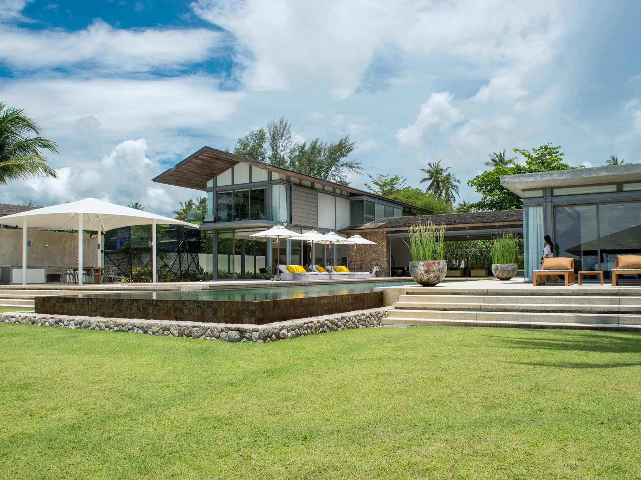 Villa Essenza — cliff front wedding venue in Natai Beach, Thailand · photo 7 of 11