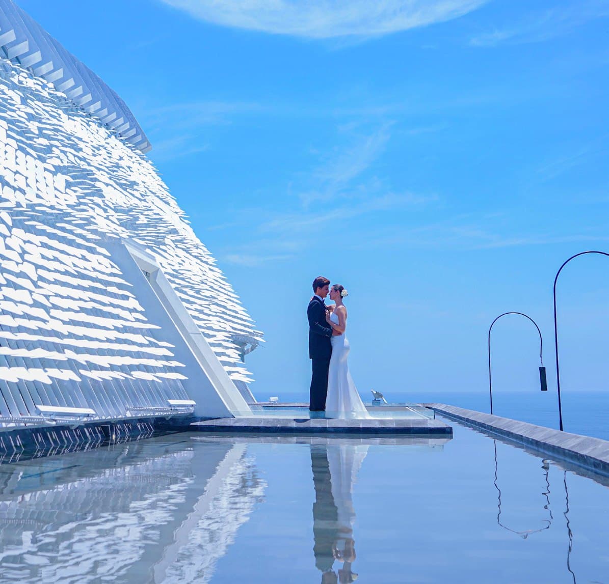 Umana Bali, a cliff front wedding venue in Uluwatu, Indonesia